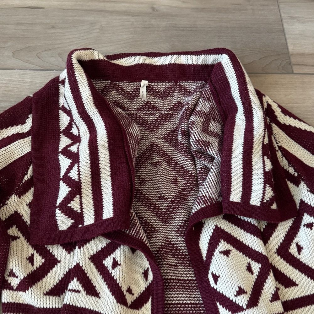 Kate Collection Women's Burgundy and Cream Geometric Cardigan Size Small - Picture 4 of 9